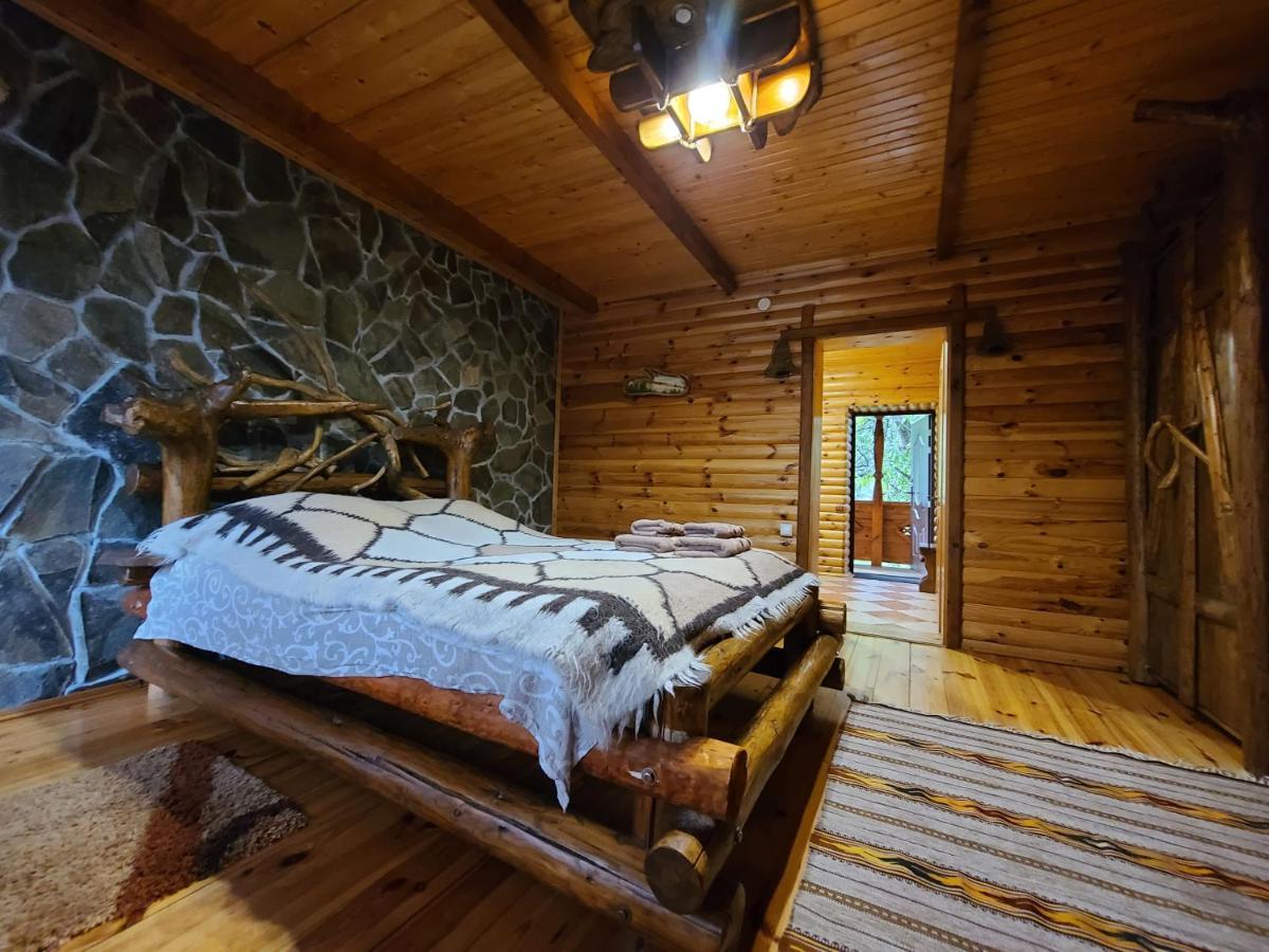 Гуцульська Хата Hotel ยาเรมชา ภายนอก รูปภาพ