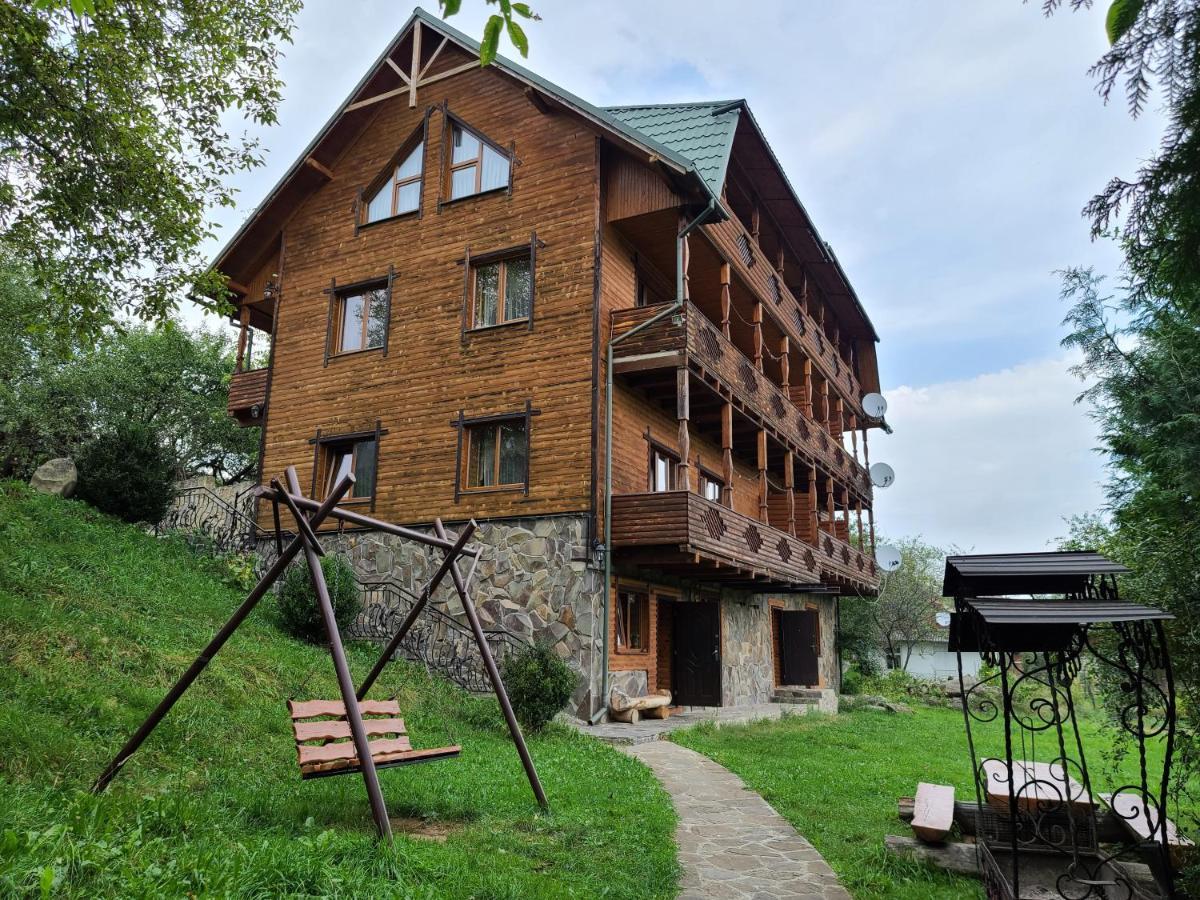 Гуцульська Хата Hotel ยาเรมชา ภายนอก รูปภาพ