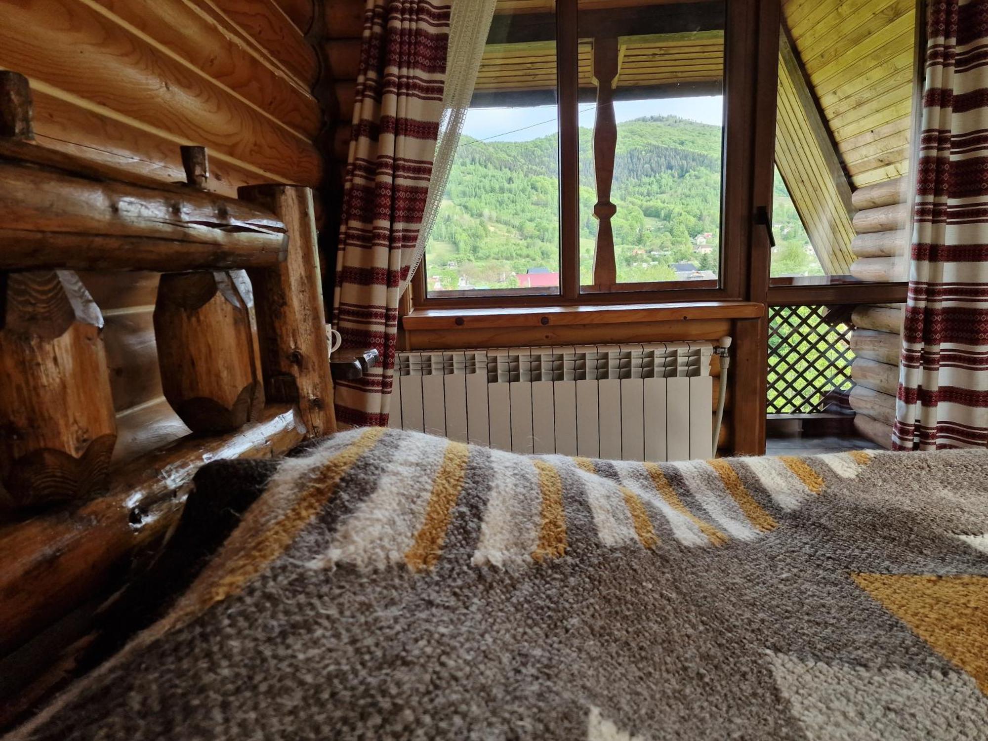 Гуцульська Хата Hotel ยาเรมชา ภายนอก รูปภาพ